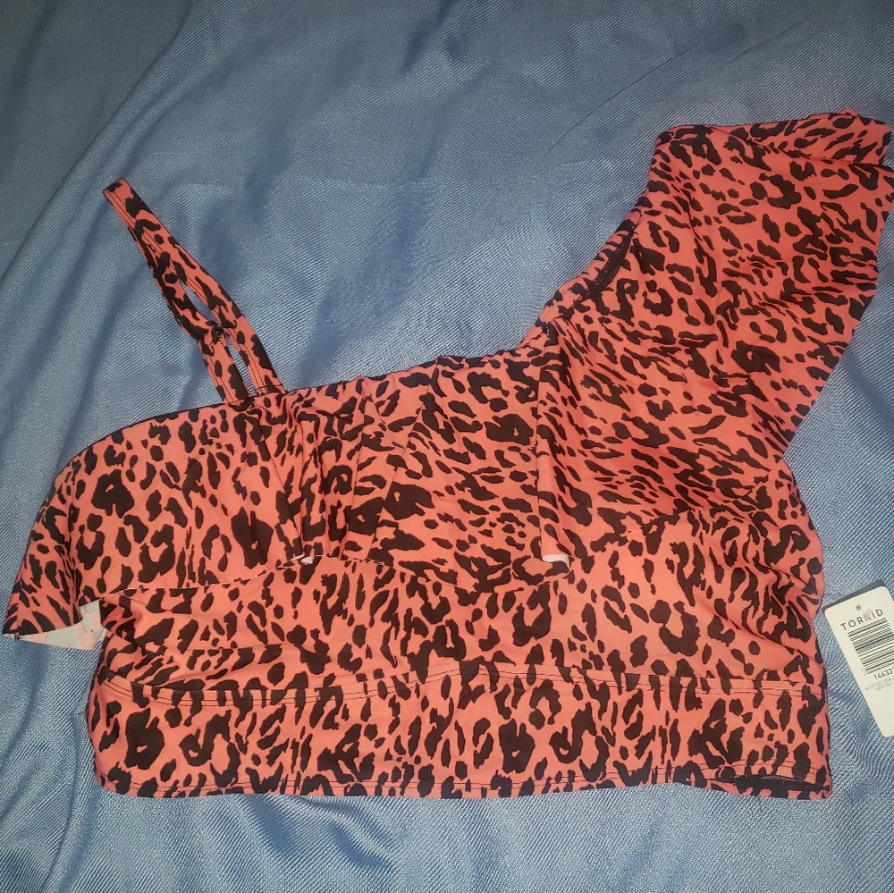 NWT TORRID CORAL/LEOPARD 3X BIKINI TOP